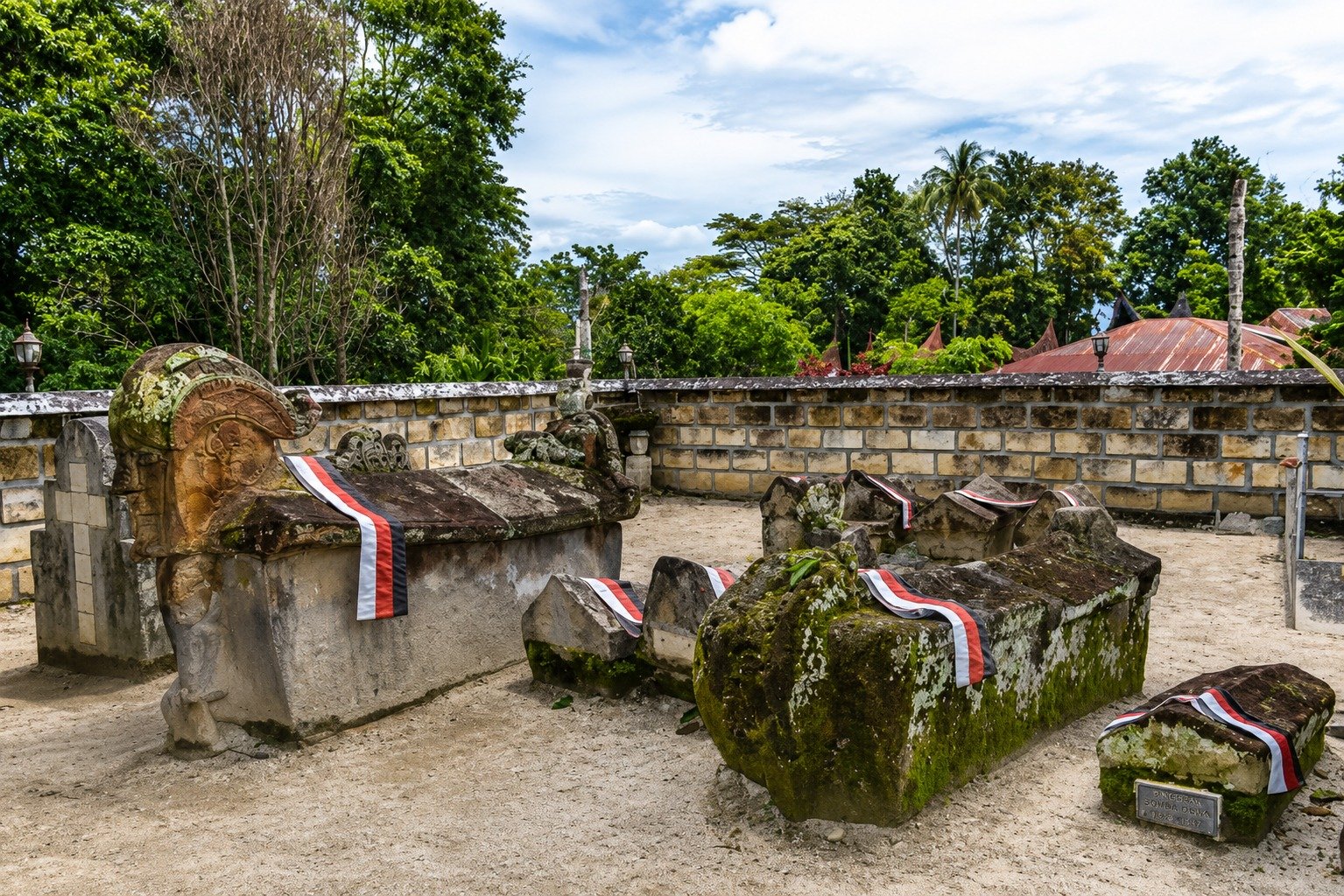 Ciri Khas Desa Tomok