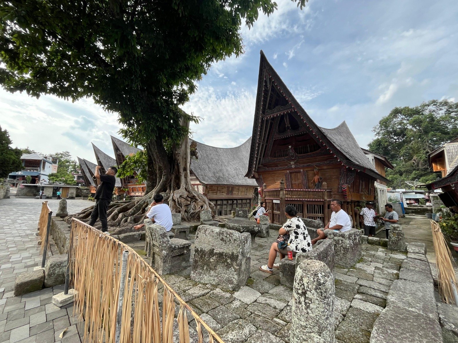 Kursi Batu Persidangan